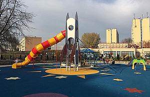 Rafał Trzaskowski: Nie korzystajcie z placów zabaw