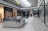 Minister Szumowski: "Klasztorny reżim. Nie spotykać się z nikim"