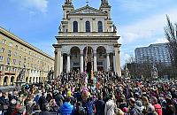 Wierni wrócą do kościołów? Zmiany na Wielkanoc?