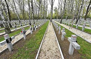 Cmentarze mogą być otwarte. Samorząd i Kościół wyszły przed szereg