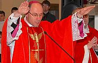 Prymas Polski ponagla rząd. "Nie czyńmy z Wielkanocy świąt śmierci"