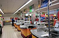 Biedronka, Lidl i Kaufland otwarte całą dobę. Pełna lista sklepów