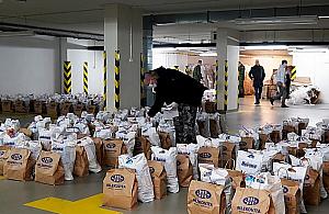 Tysiąc paczek dla seniorów na Wielkanoc. "Niech nie wychodzą z domów"