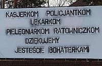 "Kasjerkom, lekarkom, pielęgniarkom...". Warszawiacy dziękują