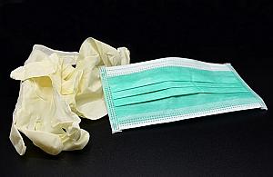 Gdzie wyrzucić maski i rękawiczki? Ratusz wyjaśnia