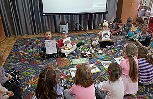 Kiedy powrót do szkół i przedszkoli? "Opieka tylko dla części uczniów"