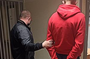 Przemoc na Bródnie. "Mówił, że ją zadźga i wyrzuci przez okno"