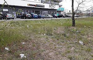 Warszawa zasypana jednorazówkami. "Walkę z plastikiem" odwołał koronawirus