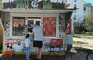 Odmrażanie Bielan. Zapiekanki u Pandy ruszyły po przerwie