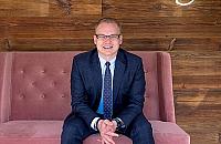 Burmistrz kontra premier. "Mamy rozbudować przedszkola gipsem i taśmą klejącą?"