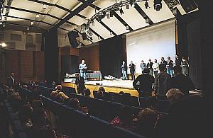 Dziwne standardy warszawskiej kultury. Dyrektorzy przynoszeni w teczkach