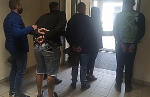 Kurierzy kradli paczki. Do klientów nie dotarły zakupy za 20 tys. zł