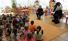 Przedszkolaki zmuszone do zakrywania twarzy? "Lepiej zapobiegać, niż płakać po fakcie"