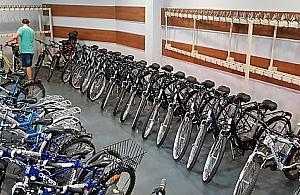 Startuje wypożyczalnia rowerów miejskich. "Prosimy o noszenie maseczek"
