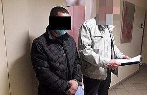 Policja w mieszkaniu na Chmielnej. Wyszedł z więzienia, pobił byłą partnerkę