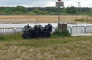 Plaża posprzątana. Zalew Bardowskiego zaprasza