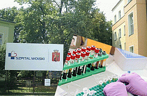 Szpital Wolski walczy z koronawirusem. "Dlaczego lekarze zarażają pacjentów?"