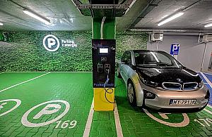 Nowe stacje ładowania pojazdów na Bemowie. Gdzie powstaną?