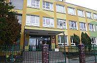 Garstka uczni�w w szko�ach. "Nie op�aca si� ju� wraca�"