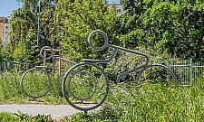 Pierwszy na Bielanach. Nietypowy parking dla rowerów