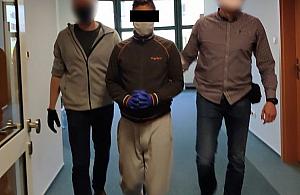 Interwencja policji przy Broniewskiego. "Bił i groził śmiercią"