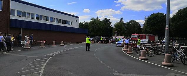 Poważny wypadek na parkingu marketu. Dwie kobiety potrącone