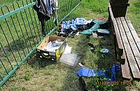 Ważne dokumenty na placu zabaw. Skąd się tam wzięły?