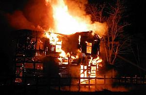 Płoną drewniaki Wawra. Drugi pożar w ciągu tygodnia