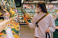 "Bez maseczki nie obsługujemy". Klienci: To wbrew prawu