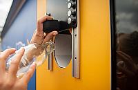 Oddaj plastik, odbierz bilet do kina. "Ten butelkomat będzie inny"