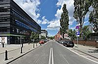 Jak zaparkowa� przy Muzeum Powstania? P�atny parking, jeden kierunek ruchu