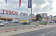 Radni chcą... kupić teren Tesco. Co powstanie przy Górczewskiej?