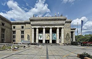 Afera w Pałacu Kultury. Poszło o... biustonosze