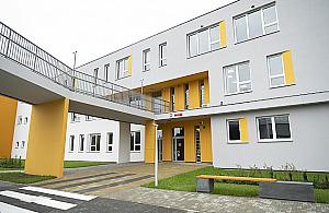 Nowa podstawówka otwarta. Jak dojechać do szkoły przy Verdiego?