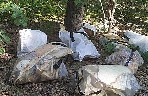 Śmieciowy kłopot w Wawrze. "Zawieszę tęczową flagę, może będzie reakcja"