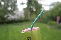 Poruszenie na Chomiczówce. "Sąsiad ciągle zrzuca petardy z balkonu"