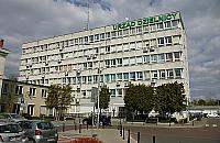 Nie wyrabiaj� si� z pozwoleniami na budow�. "Bo w Wawrze dobrze si� mieszka"