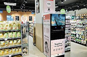 "Uzupełniaj, nie wyrzucaj". Nowatorski pomysł w sklepie na Bemowie