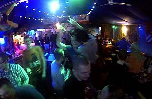 T�skni� za Aloh�. Na Bia�o��ce brakuje bar�w [LIST]