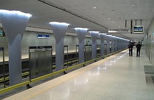 Ewakuacja na Młocinach. Ktoś zostawił bagaż w metrze