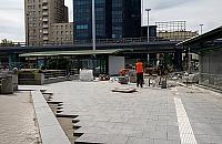 Nowy pomys� drogowc�w. Chodniki z... lastryko