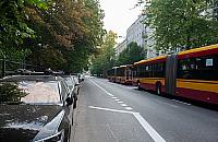 Ody�ca: w�sza jezdnia, szerszy chodnik