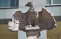 Skąd się wziął orzeł na Bukowińskiej? Mało przekonujące hipotezy