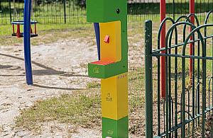 Zabawki plują spirytusem. "Czystozaury" opanują Bielany