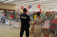 Awantura w sklepie na M�ynowie. Pobi� ochroniarza