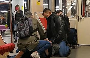Brak maseczki i szarpanina. Co tak naprawdę stało się w metrze?