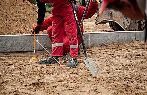 Budują dwa ronda na Kadetów. "Poprawią płynność ruchu"