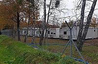 Kontenery w Lesie Bemowskim. To tymczasowy szpital