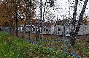 Kontenery w Lesie Bemowskim. To tymczasowy szpital