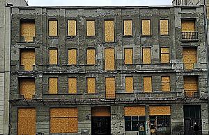 Rudera zabytkiem. Za Żelazną 43 zapłacą podatnicy?